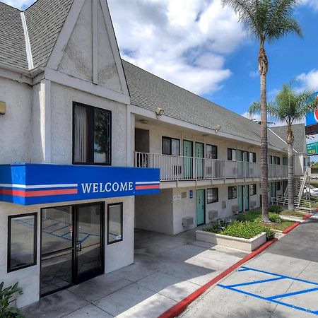 Motel 6 Anaheim Stadium - Orange Eksteriør bilde