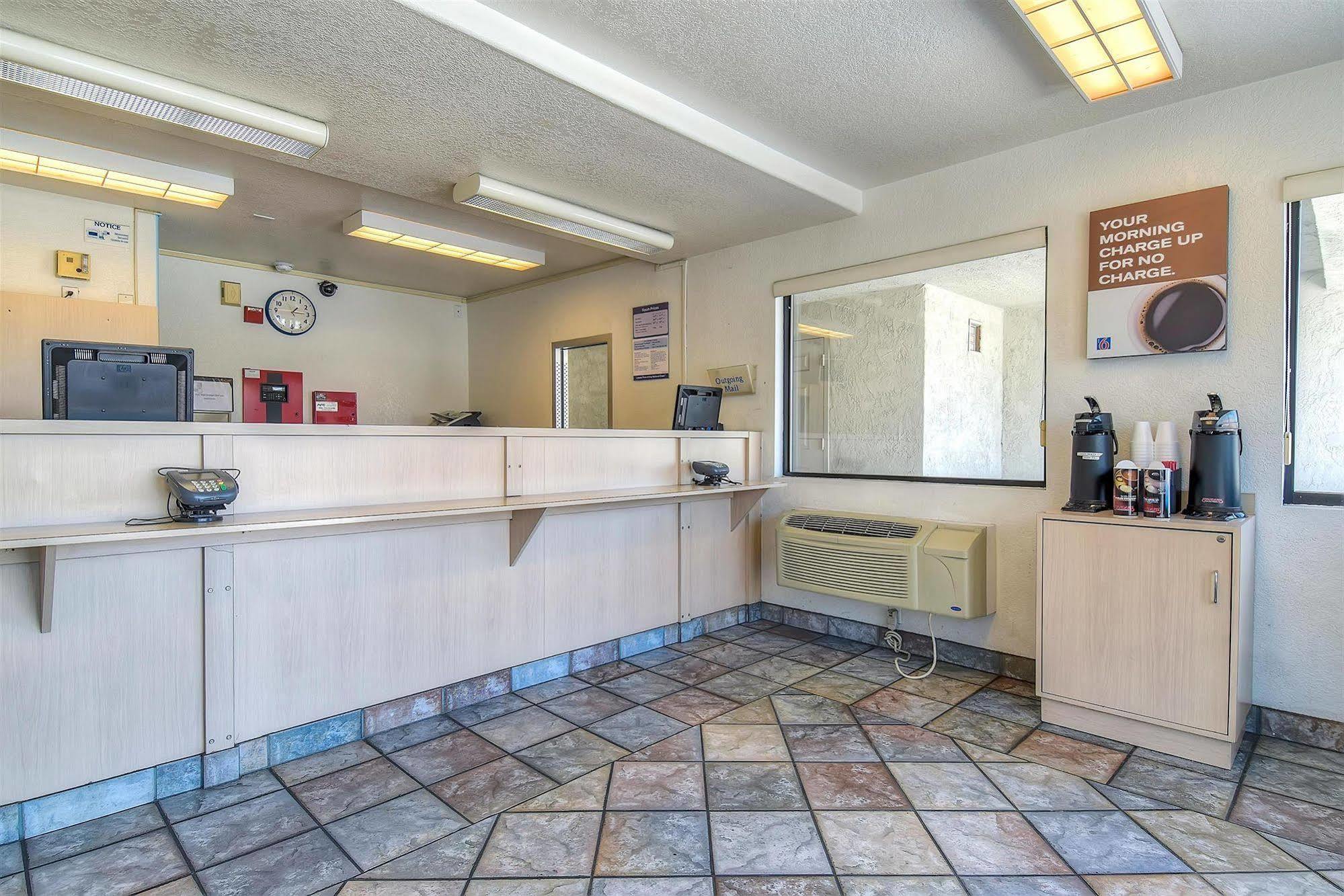 Motel 6 Anaheim Stadium - Orange Eksteriør bilde