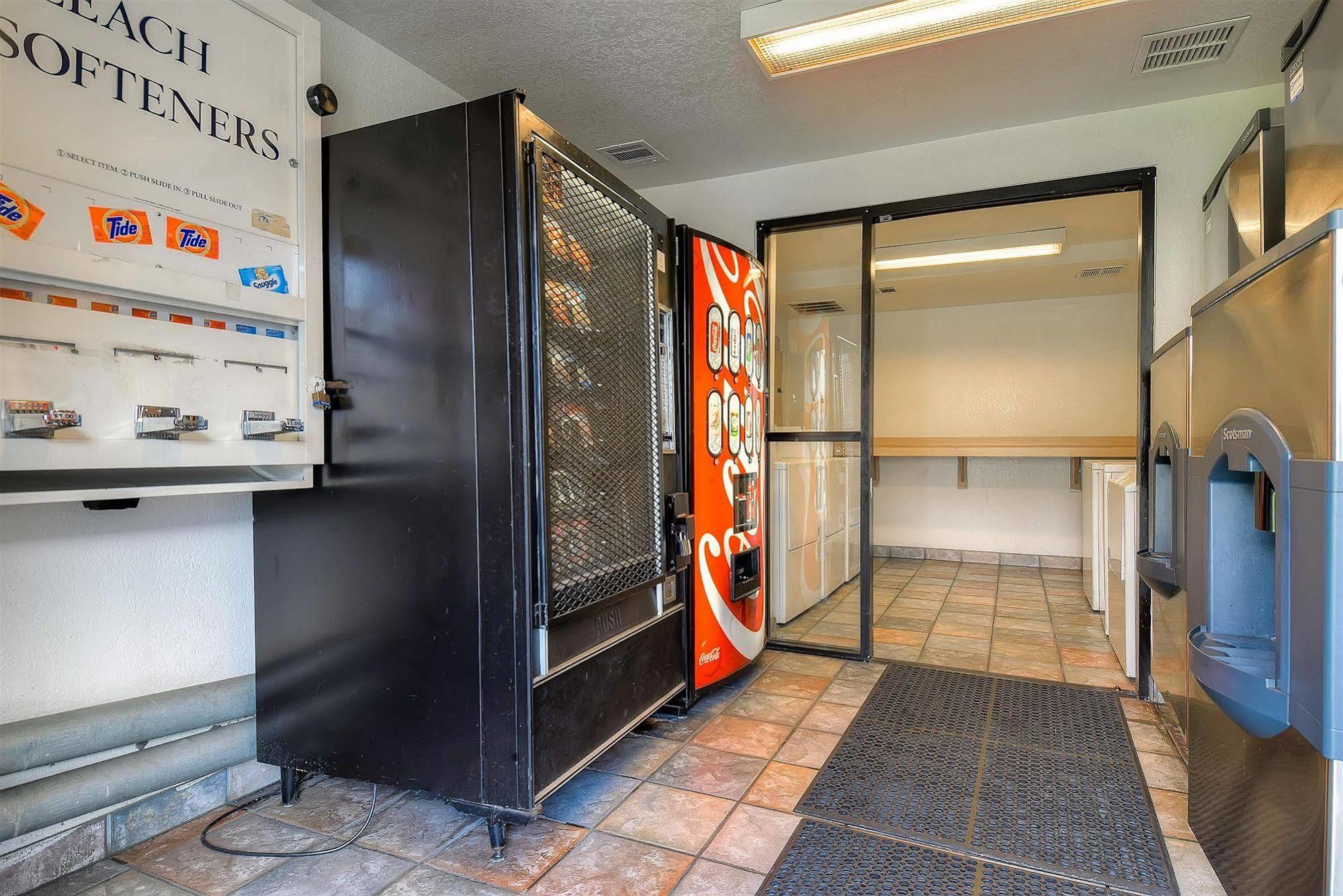 Motel 6 Anaheim Stadium - Orange Eksteriør bilde