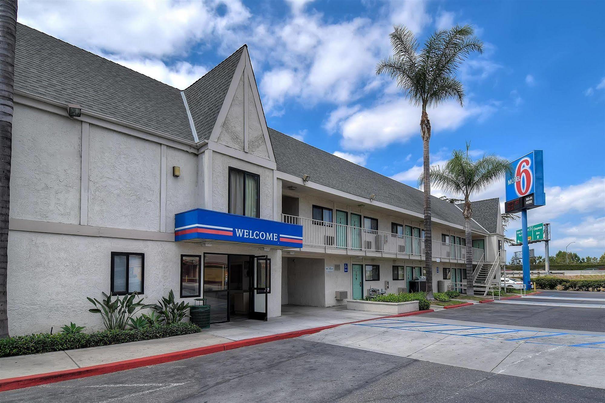 Motel 6 Anaheim Stadium - Orange Eksteriør bilde
