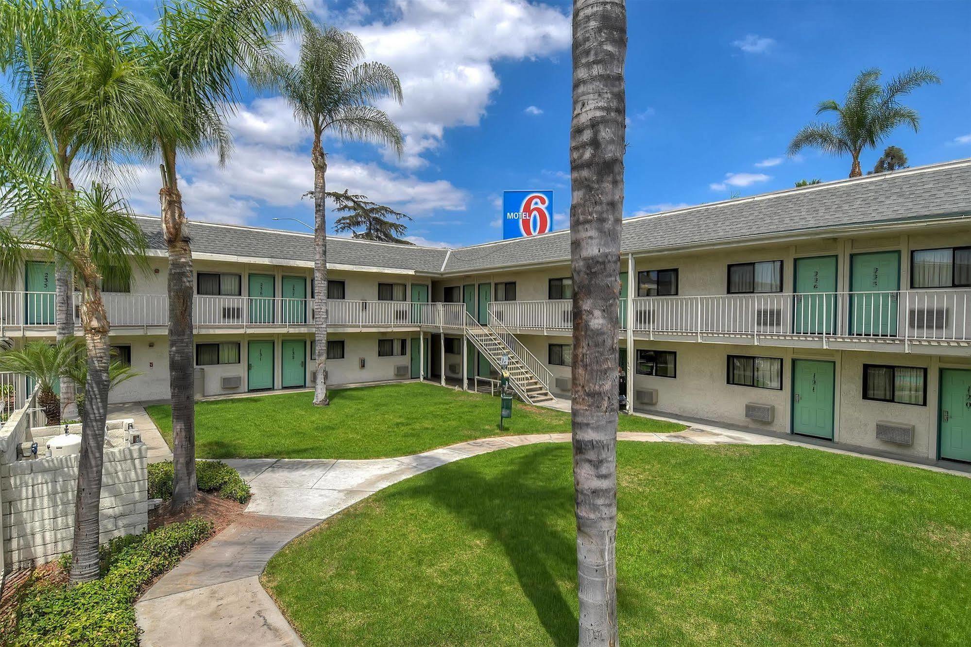 Motel 6 Anaheim Stadium - Orange Eksteriør bilde