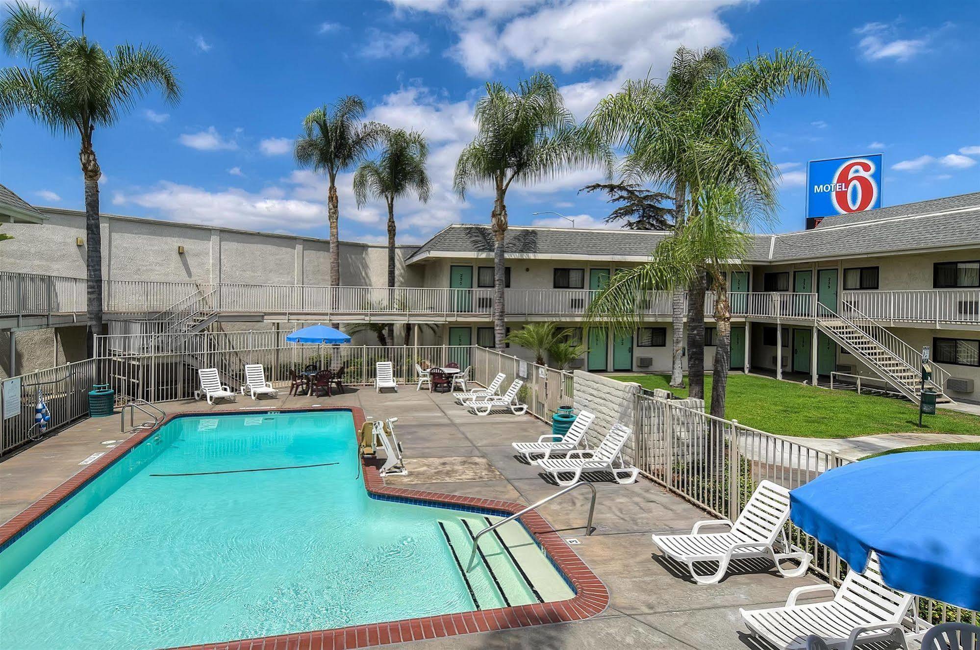 Motel 6 Anaheim Stadium - Orange Eksteriør bilde